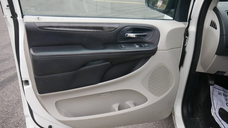 2012 Dodge Grand Caravan, American Value Package full