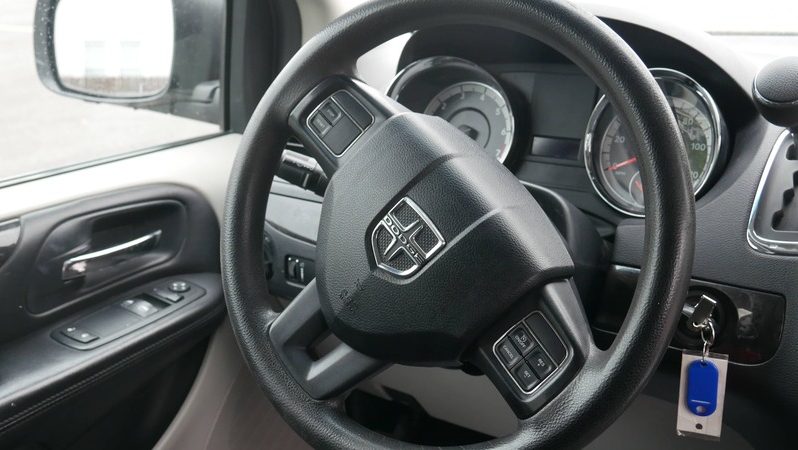 2012 Dodge Grand Caravan, American Value Package full