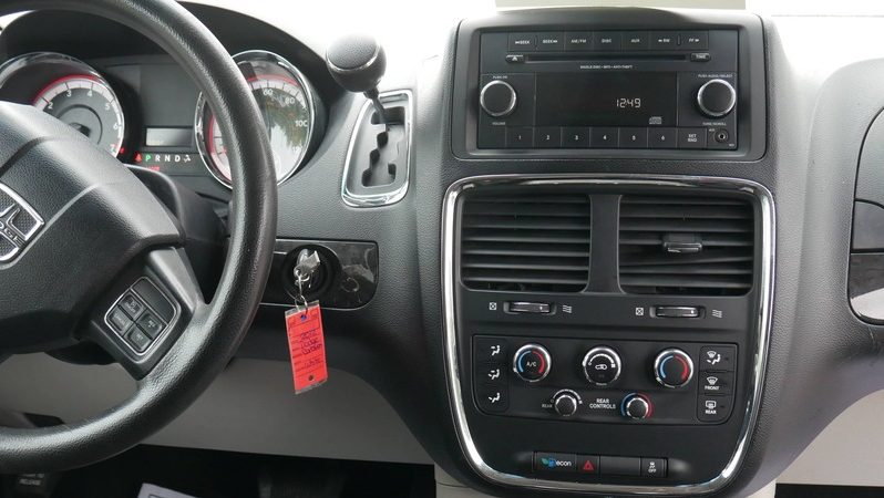 2012 Dodge Grand Caravan, American Value Package full