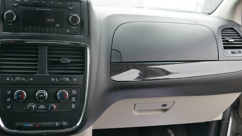 2012 Dodge Grand Caravan, American Value Package full